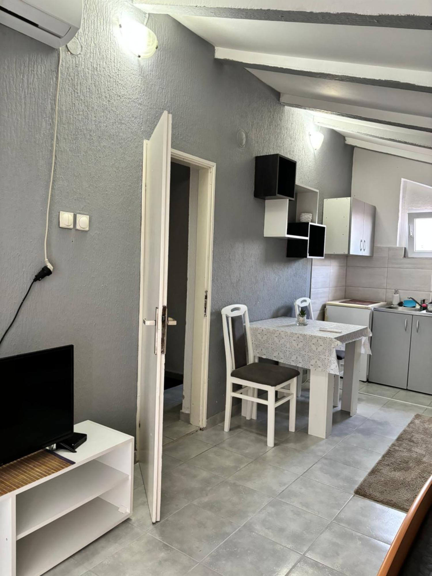 Apartman Sava Ni Exteriör bild